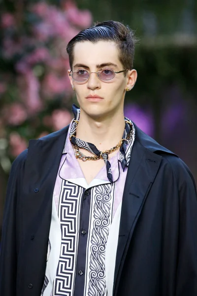 Look 37